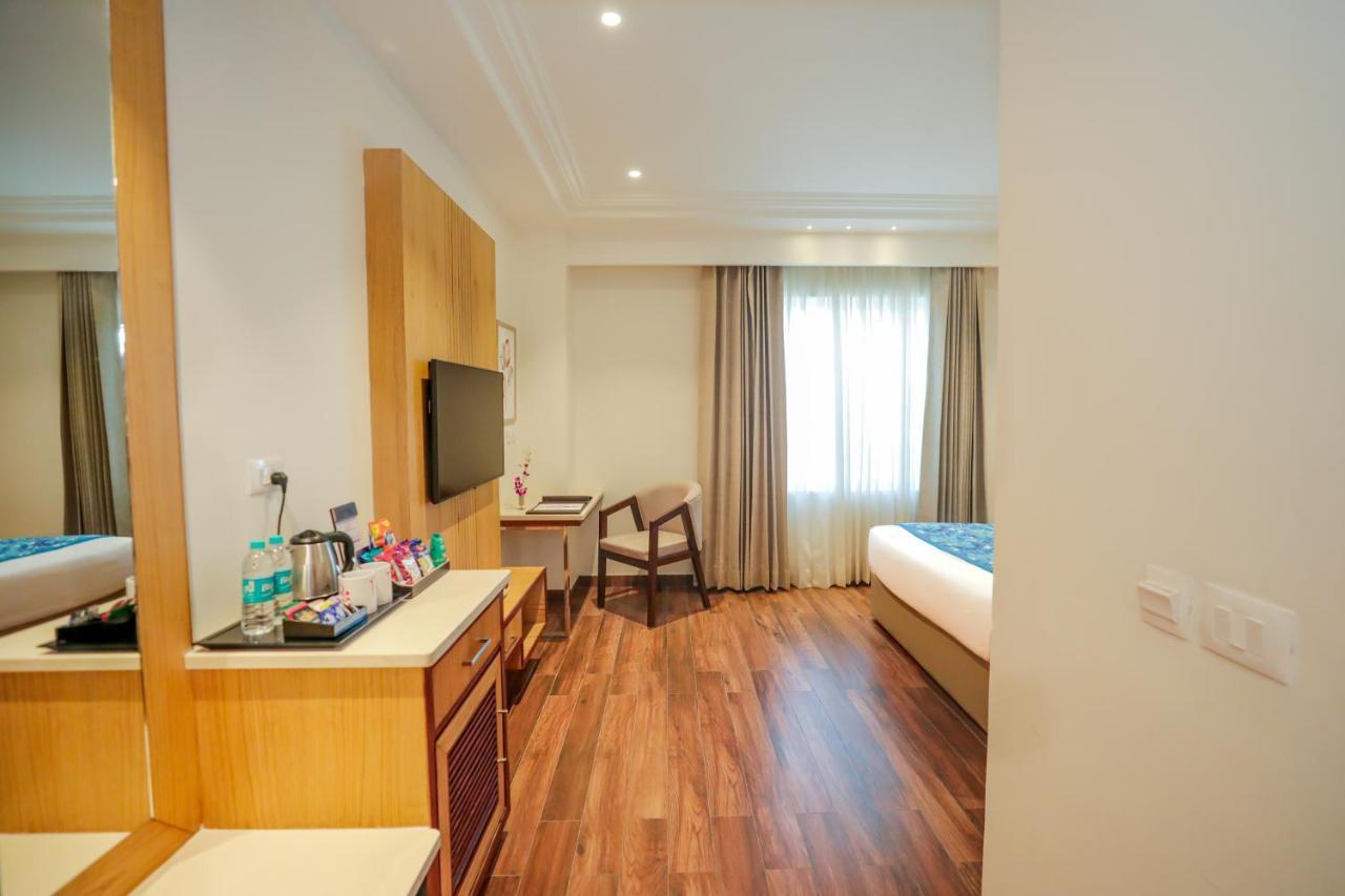 Regenta Place Phagwara By Royal Orchid Hotels Limited Exteriör bild
